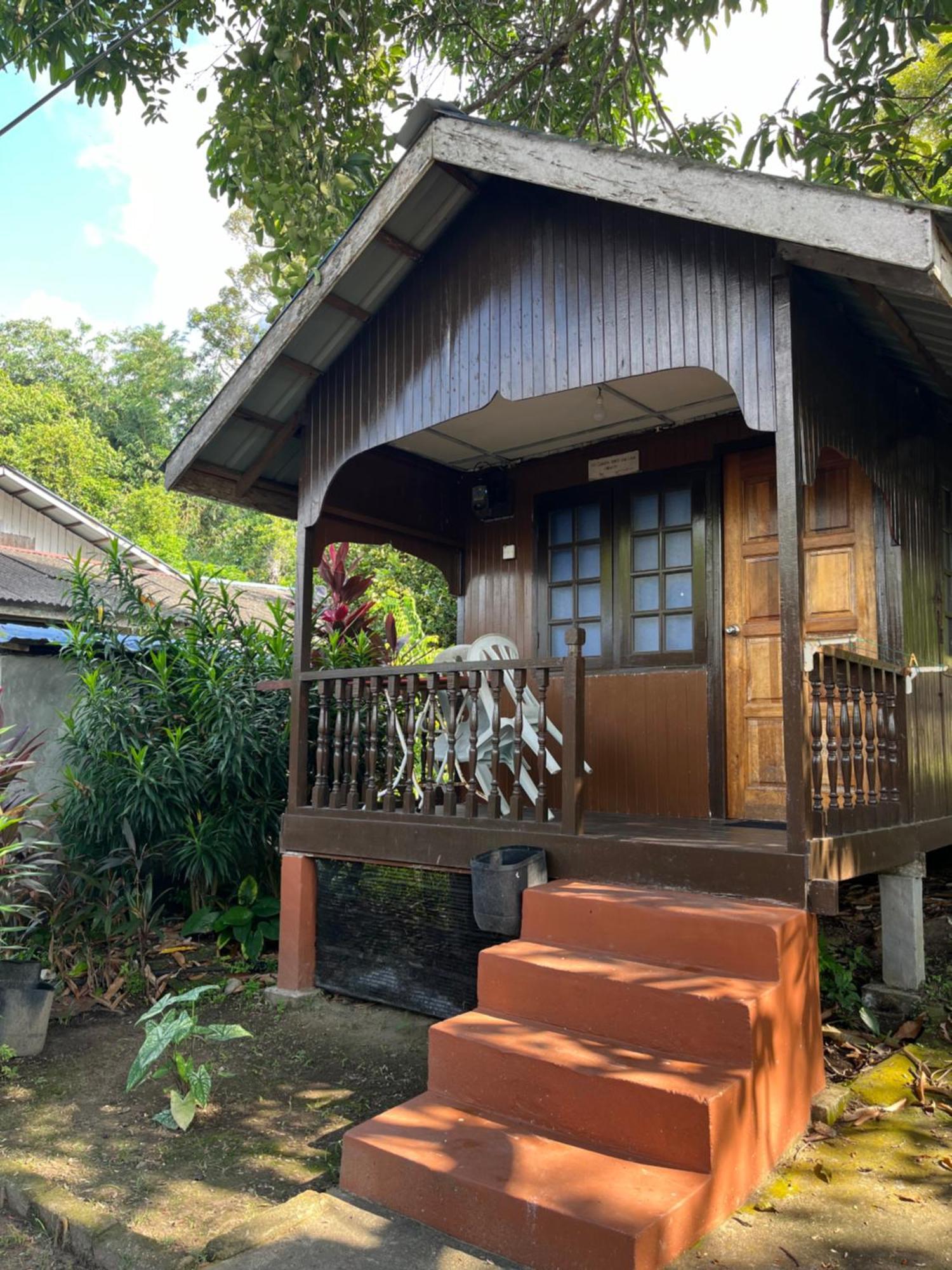 Sri Sentosa Chalet Kampong Mukut ภายนอก รูปภาพ