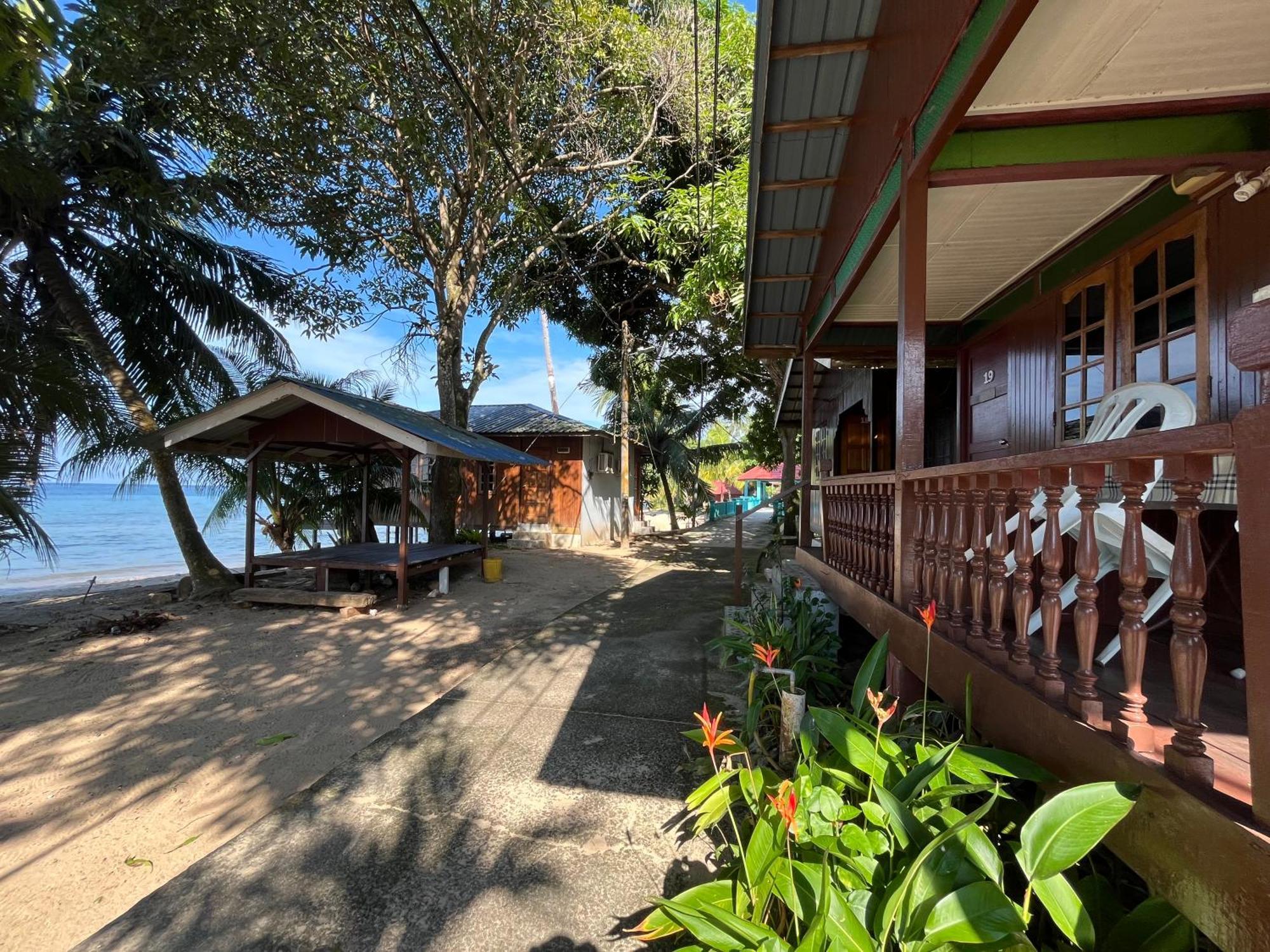 Sri Sentosa Chalet Kampong Mukut ภายนอก รูปภาพ